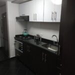 COCINA EN HIGH GLOSS PARA APARTAESTUDIOS